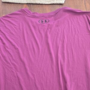Under Armour Men's Magenta Tee